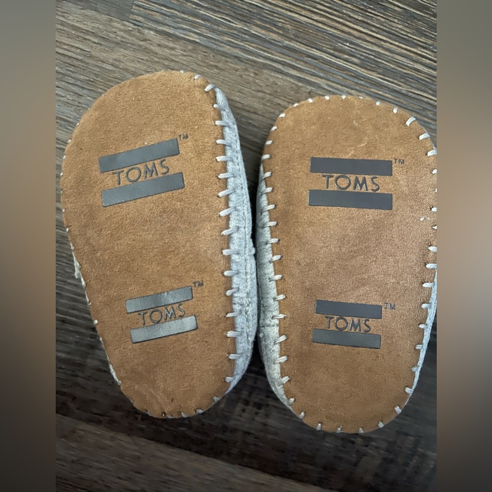 Toms - Picture 5 of 5